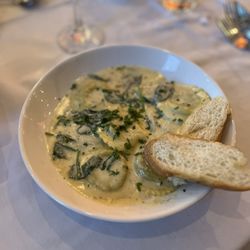 Villaggio del Vino - Spinach & cheese ravioli