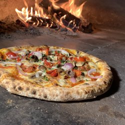 La Q Restaurant Wood Fire Pizza