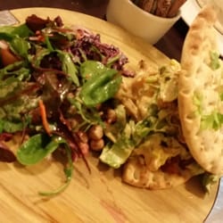 Niamh's Restaurant & Delicatessen - Jerk Chicken Sandwich with Side salad