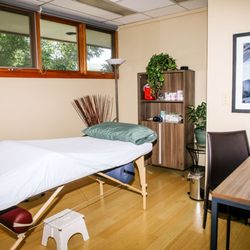 Yampa Valley Acupuncture & Chinese Herbs - Acupuncture treatment room.