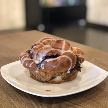 Elevate Coffee - Cinnamon Roll - Coffee & Tea Near Me - Phoenix, Arizona