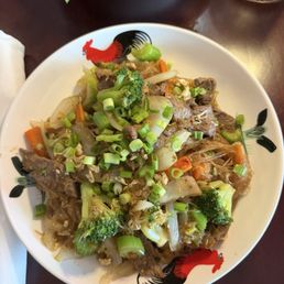 Glass noodles. Celery, carrots, beef, onion, broccoli, and green onion. Flavor: sweet and savory. Glass noodles. Celery, carrots, beef, onion, broccoli, and green onion. Flavor: sweet and savory.