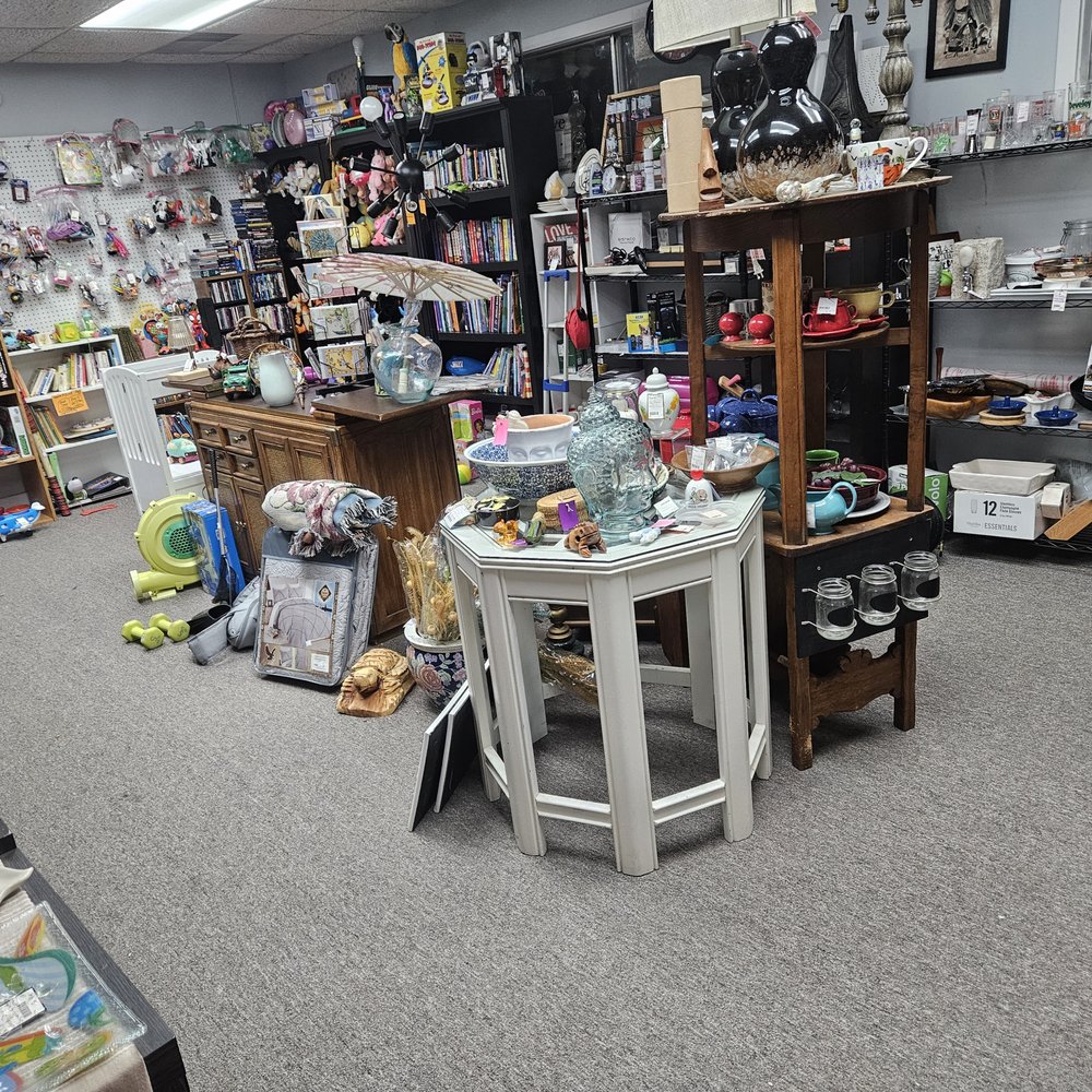 HWY 102 FLEA MARKET - Updated February 2026 - 17 Photos - 1225 W