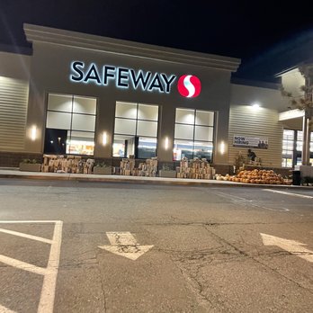 Safeway - a safeway store at night - Grocery Near Me - Cle Elum, Washington Safeway - a safeway store at night - Grocery Near Me - Cle Elum, Washington