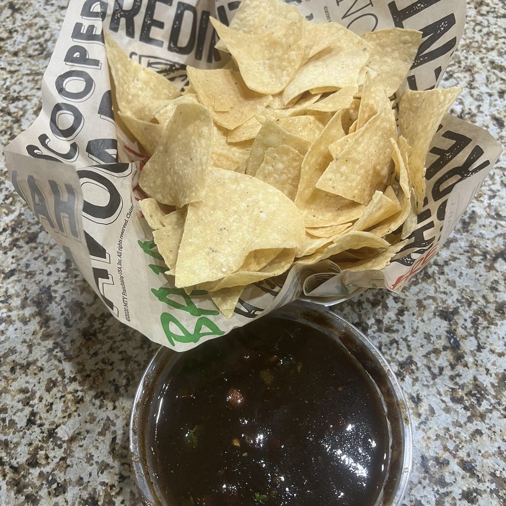 Chips and Salsa (8oz) Chips and Salsa (8oz)