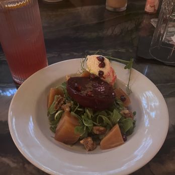 Rose's Garden Bar - Beet Salad - Burgers Near Me - Calabasas, California