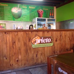 El Prieto Clamatos y Botanas