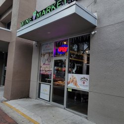 The Liquor Library & Wine Market