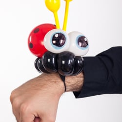 Balloon Experts - Lady Bug, Children Entertainment Miami, Hire a balloon twister in Miami, Balloon Artist, BalloonExperts.com