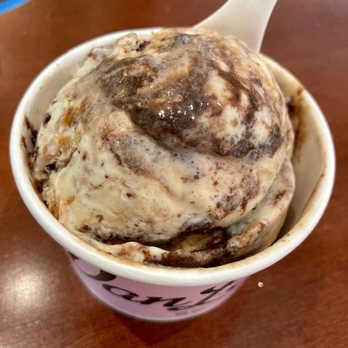 Van Leeuwen Ice Cream - Peanut Butter Chocolate Chunk is my current favorite. Posted with review 06/19/21 - Ice Cream & Frozen Yogurt Near Me - New York, New York Van Leeuwen Ice Cream - Peanut Butter Chocolate Chunk is my current favorite. Posted with review 06/19/21 - Ice Cream & Frozen Yogurt Near Me - New York, New York