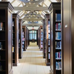 East Hampton Library - Lovely stacks