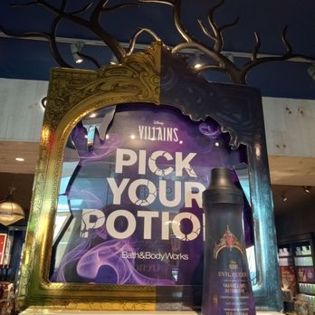 Bath & Body Works - Halloween signage - Cosmetics & Beauty Supply Near Me - Manhattan Beach, California Bath & Body Works - Halloween signage - Cosmetics & Beauty Supply Near Me - Manhattan Beach, California
