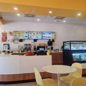 Fluffy Fluffy - counter - Desserts Near Me - Doral, Florida