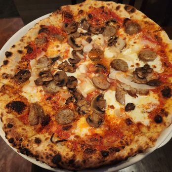 Craft 64 - Scottsdale - Pizza pie with fennel sausage - yum - Pizza Near Me - Scottsdale, Arizona Craft 64 - Scottsdale - Pizza pie with fennel sausage - yum - Pizza Near Me - Scottsdale, Arizona