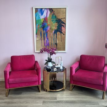 Opulence Spray Tan - Seating area - Spray Tanning Near Me - Atlanta, Georgia Opulence Spray Tan - Seating area - Spray Tanning Near Me - Atlanta, Georgia