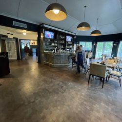 Woody’s - Inside