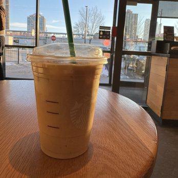 Starbucks - Vanilla Sweet Cream Cold Brew - Coffee & Tea Near Me - Chicago, Illinois Starbucks - Vanilla Sweet Cream Cold Brew - Coffee & Tea Near Me - Chicago, Illinois