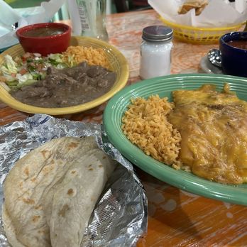 Castillo's Mexican Restaurant - Carne guisada plate, Tex Mex cheese enchiladas and flour tortillas. - Mexican Near Me - Katy, Texas Castillo's Mexican Restaurant - Carne guisada plate, Tex Mex cheese enchiladas and flour tortillas. - Mexican Near Me - Katy, Texas