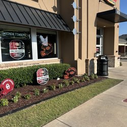 Raising Cane's Chicken Fingers - Outside