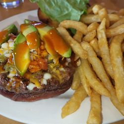 Teamz Restaurant & Bar - West coast burger