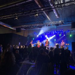 The headliners Club
