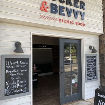 Tucker & Bevvy - Breakfast & Brunch Near Me - Honolulu, Hawaii Tucker & Bevvy - Breakfast & Brunch Near Me - Honolulu, Hawaii