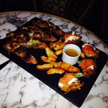 Le Refuge - Assiette de tapas - French Near Me - Paris, 75 Le Refuge - Assiette de tapas - French Near Me - Paris, 75