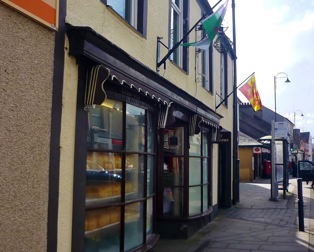 GLANDWR BAKERY CO 26 Church Street, Llangefni, Isle of Anglesey, United Kingdom Local