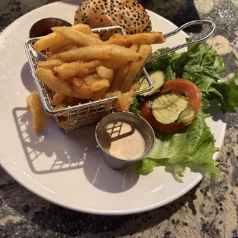 Kona Grill - Denver - Happy hour 1/4lb Cheeseburger & Fries - New American Near Me - Denver, Colorado