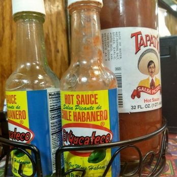 El Paso | Mexican Restaurant - Table condiments - Mexican Near Me - Woodbridge, Virginia