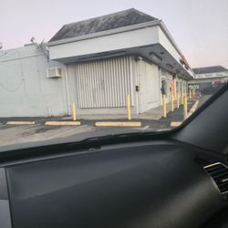 Howies Subs & Sandwiches - Howie's closed