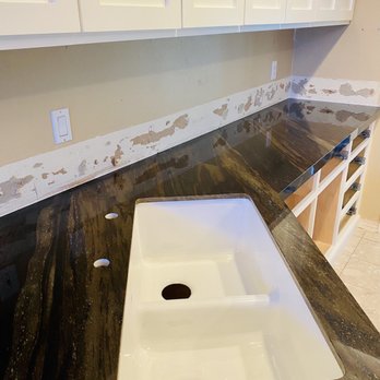 The Stone Elite - More close up picture - Hard to spot the seam (the slabs connection) and the the transition and edging are amazing. - Countertop Installation Near Me - Fullerton, California