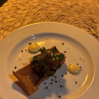 Casa Martín - Complimentary small bite (tuna tartare on wonton crisp tostada) - Mexican Near Me - Cabo San Lucas, BCS