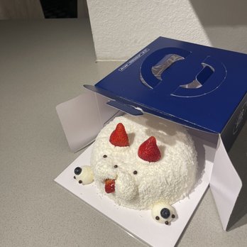 Paris Baguette - Snow Bunny Cake - Desserts Near Me - Mesa, Arizona Paris Baguette - Snow Bunny Cake - Desserts Near Me - Mesa, Arizona