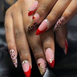 Alexz Nails & Spa