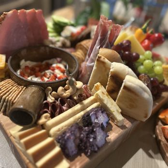 Burrowdale Inn - Dinner charcuterie board. Could not eat it all in one day - Bed & Breakfast Near Me - Bella Vista, California Burrowdale Inn - Dinner charcuterie board. Could not eat it all in one day - Bed & Breakfast Near Me - Bella Vista, California