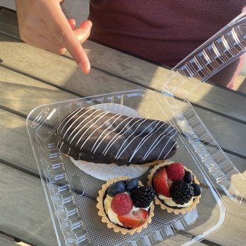 Mr Baker - Fruit tart and eclair - Bakeries Near Me - Rancho Cucamonga, California