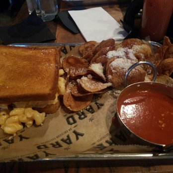 The Yard - Mac attack grilled cheese and tomato soup - New American Near Me - Pittsburgh, Pennsylvania