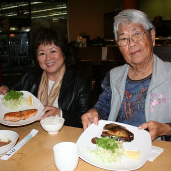 Uwajimaya - Dinner next door - International Grocery Near Me - Beaverton, Oregon