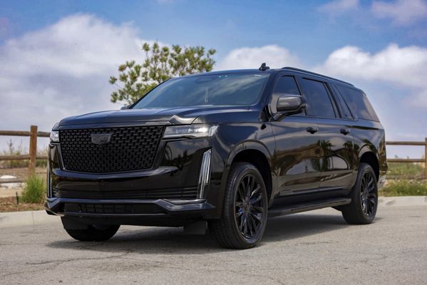 Obsidian Limo - We built Obsidian Limo for those who move different —
because comfort, presence, and experience should ride together.