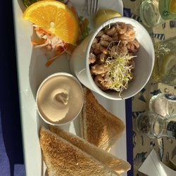 Botter Terras Restaurant De - Garnalencocktail met toast