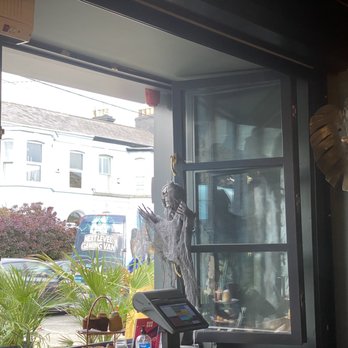 Glovers - Cafes Near Me - Bray, WW
