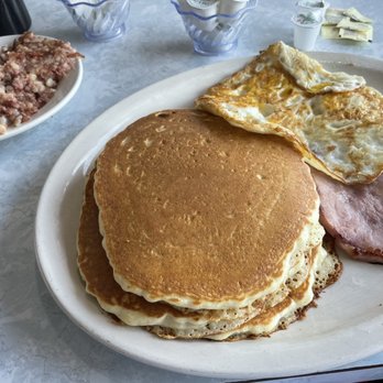 Masters Pancake House - The Masterpiece: 3 eggs, ham, pancakes and side of corned beef hash. - Pancakes Near Me - Chicago, Illinois Masters Pancake House - The Masterpiece: 3 eggs, ham, pancakes and side of corned beef hash. - Pancakes Near Me - Chicago, Illinois