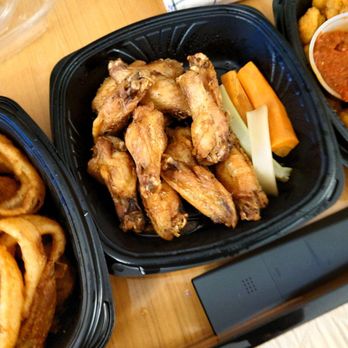 Randall Roadhouse - 15 piece wings - American Near Me - Carpentersville, Illinois Randall Roadhouse - 15 piece wings - American Near Me - Carpentersville, Illinois