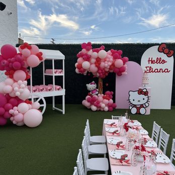 Live Love Play - Kids cake and table area - Party & Event Planning Near Me - Glendale, California