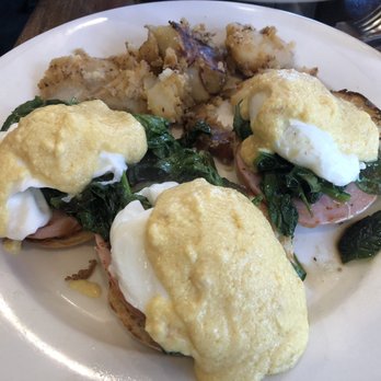 Blue Moon Grill - Egg Benedict - Breakfast & Brunch Near Me - Wakefield, Massachusetts