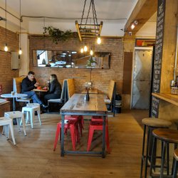 Good Nick - Dining space