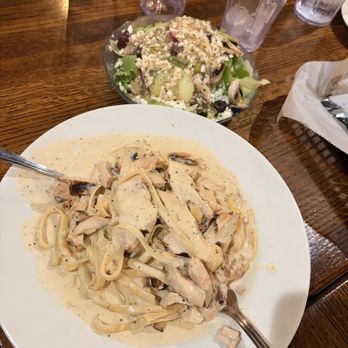 Italiano's Restaurant - Italian Near Me - Humble, Texas