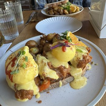 Sunny Side Breakfast - Fried chicken benedict - Breakfast & Brunch Near Me - Sacramento, California