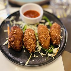 Aura Indian Food Paradise - Spicy Aaloo Tikki: so good!